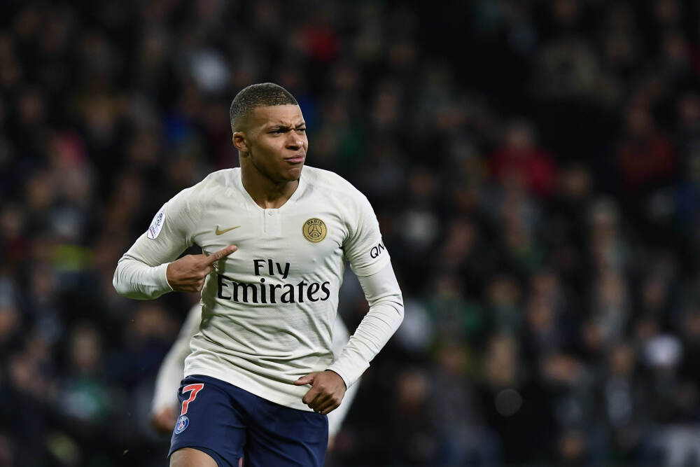 费城半导体指数小幅高开